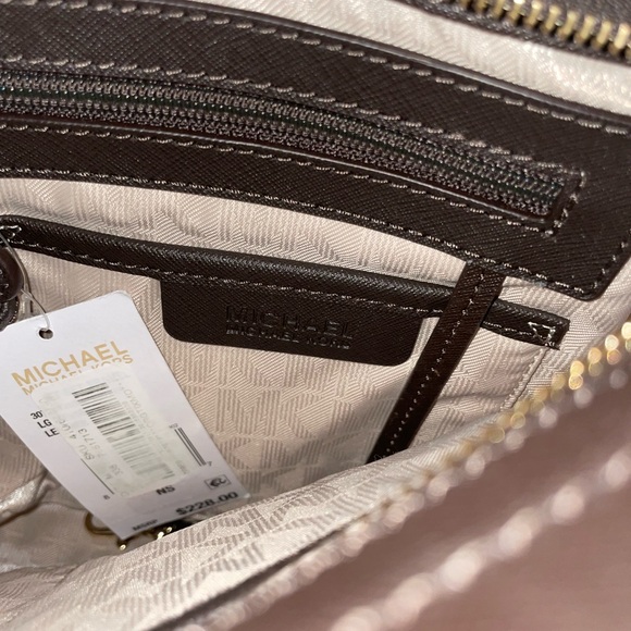 Michael Kors Messenger Bag Dark Brown - Picture 5 of 7